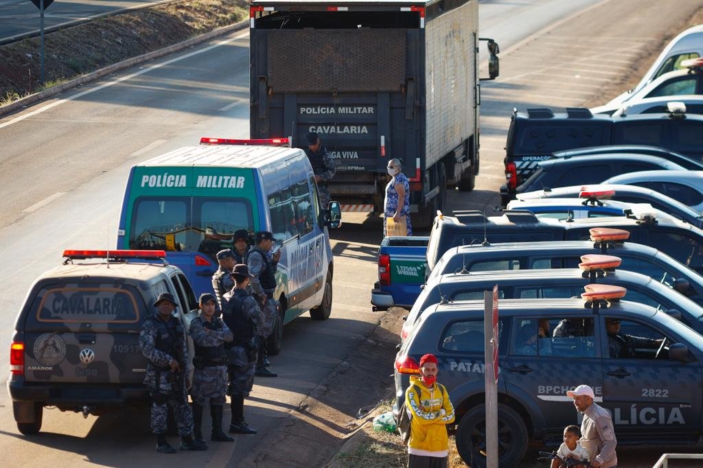 caso Lázaro Barbosa policiais procuram o maniaco do goiás crime assassino