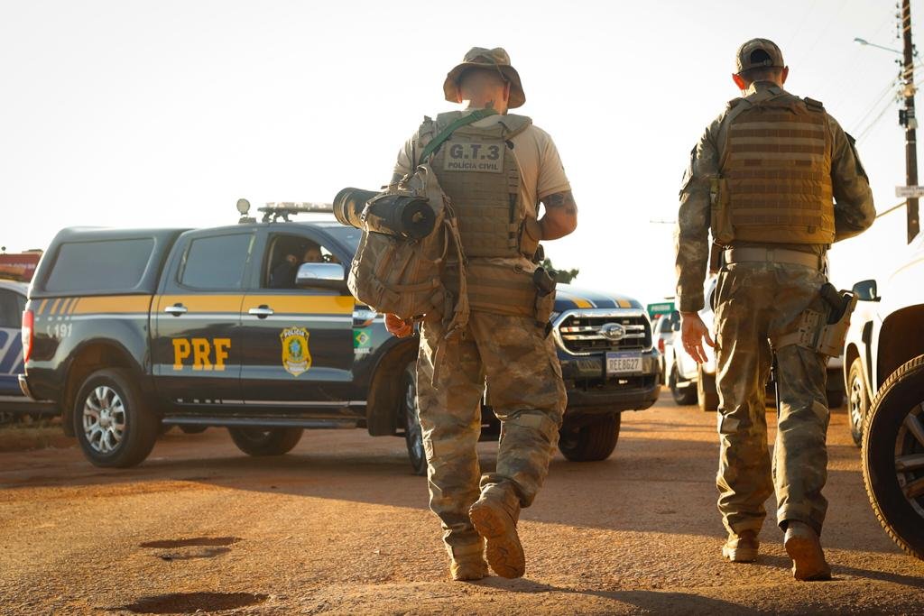 caso Lázaro Barbosa policiais procuram o maniaco do goiás crime assassino