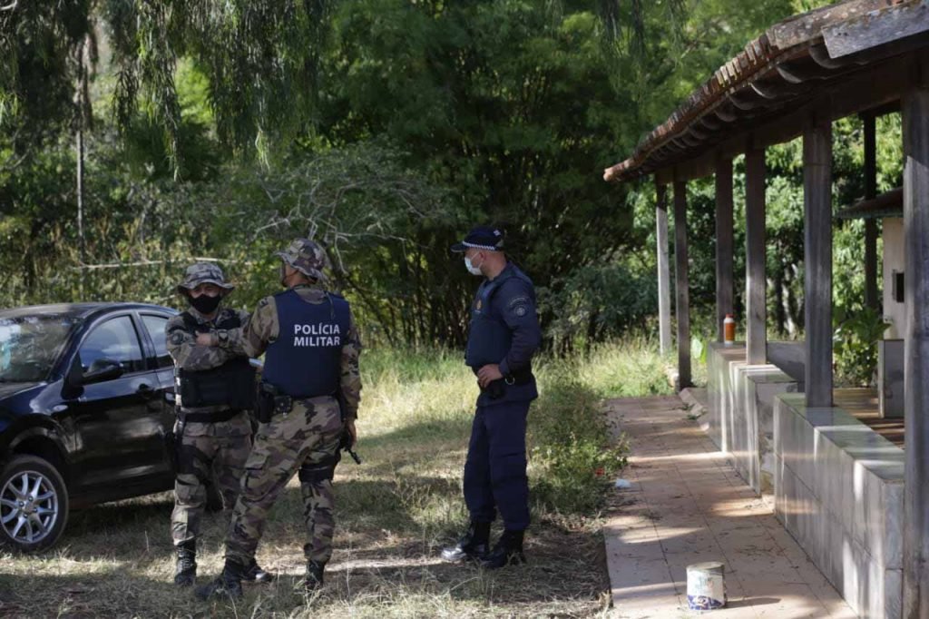 Corpo da Cleonice encontrado no incra 9 vitima do Lázaro Barbosa policiais procuram o maniaco do goiás crime assassino 39