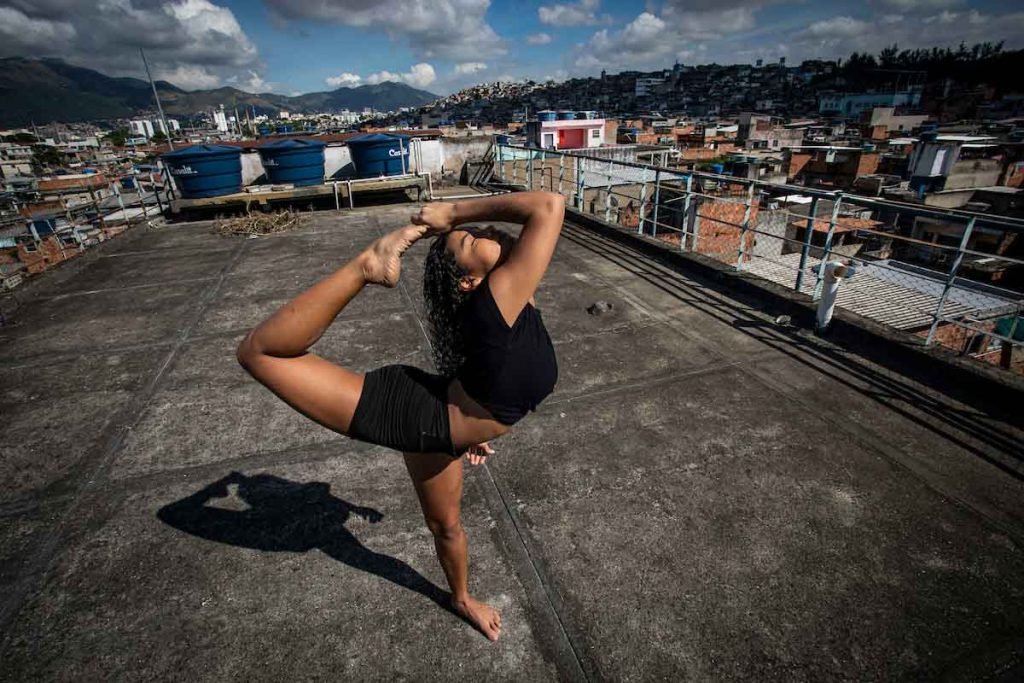 Jovens do Jacarezinho recebem apoio da Ong Viva Jacarezinho pra conseguir construir um futuro longe da violência