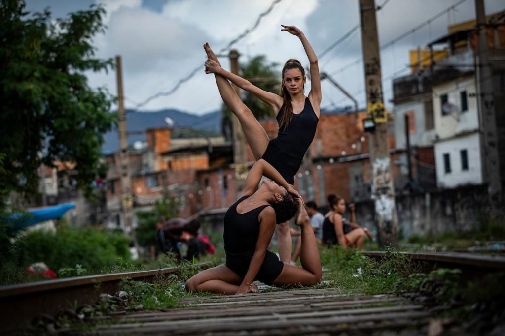Jovens do Jacarezinho recebem apoio da Ong Viva Jacarezinho pra conseguir construir um futuro longe da violência