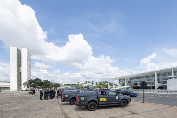 policia da forca nacional faz a seguranca de órgãos públicos palacio do planalto em brasilia - Metrópoles