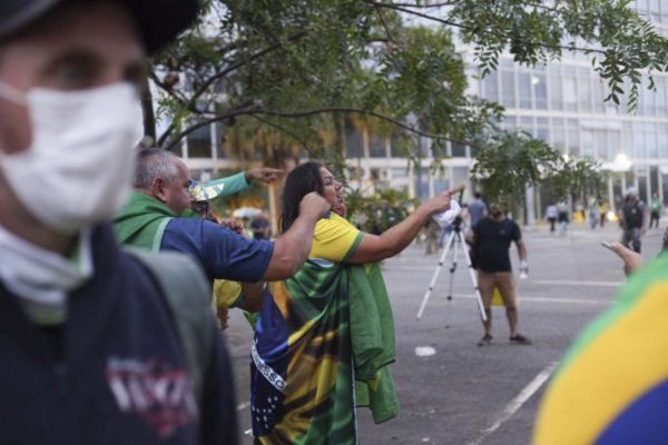foto-66-manifestantes-bolsonaristas-promovem-destruição-e-terrorismo-na-esplanada-e-segurança-reage-confronto-brasilia-08012023