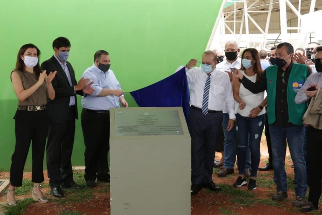 Governador, Ibaneis Rocha inaugura praça dos direitos no Itapoã e visita obras do empreendimento habitacional na cidade